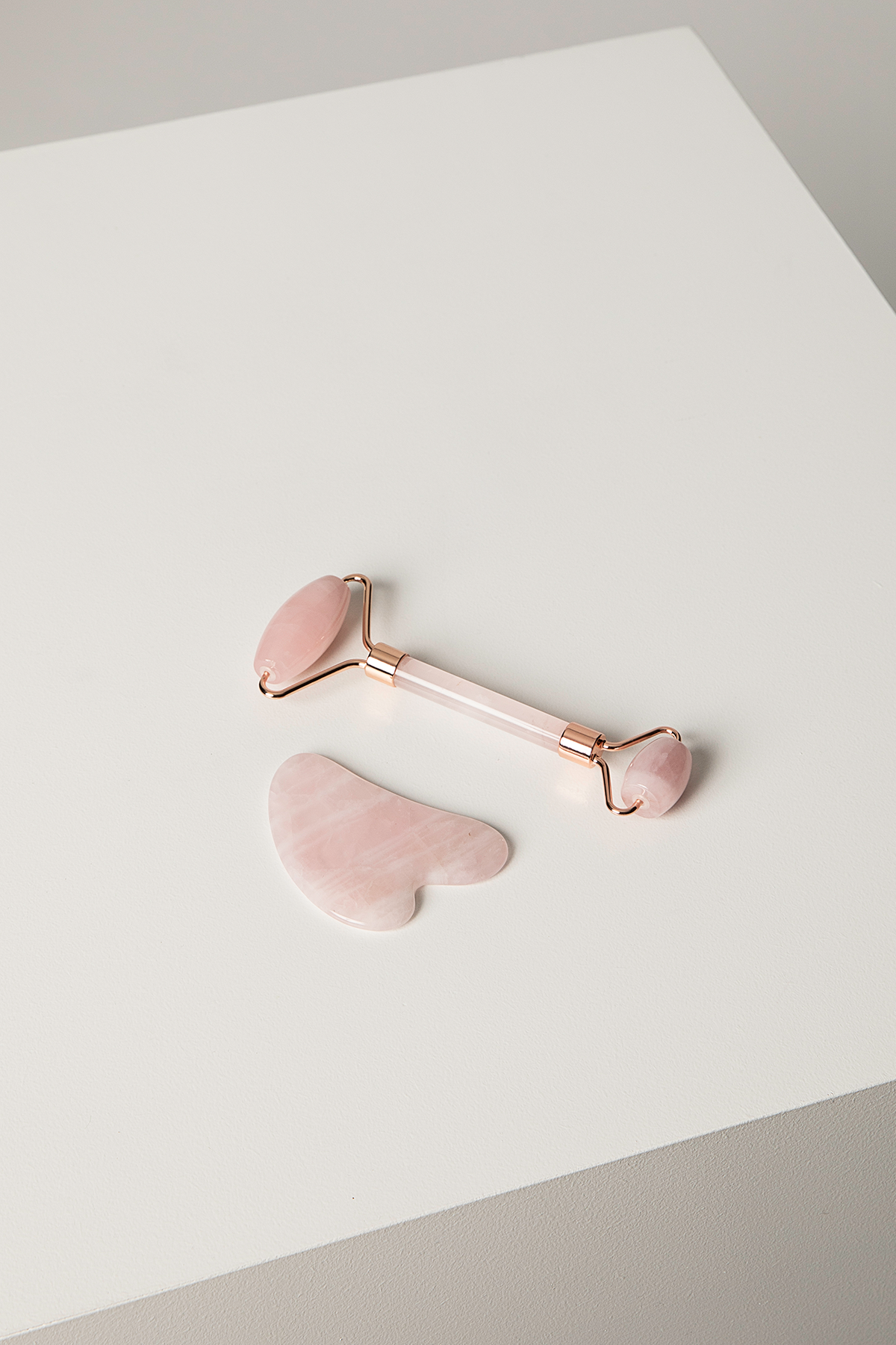 JADE ROLLER + GUA SHA STONE